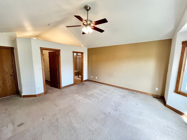 Building Photo - 3 bed, 3 bath Home in Poudre Overlook Neig...