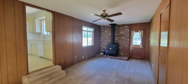 Building Photo - 8171 Deschutes Rd