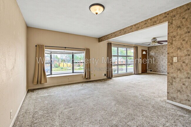 Building Photo - 1406 E 108th Pl
