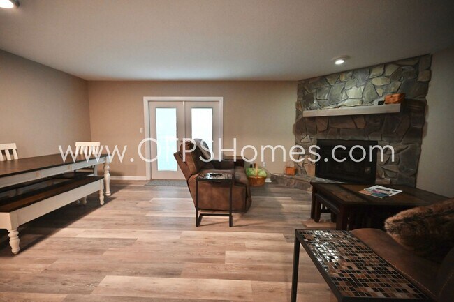 Building Photo - WaterFront, Furnished Unit in Niceville