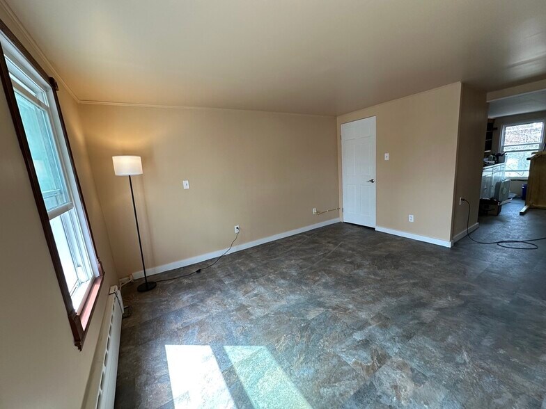 Building Photo - 1739 Highland Ave