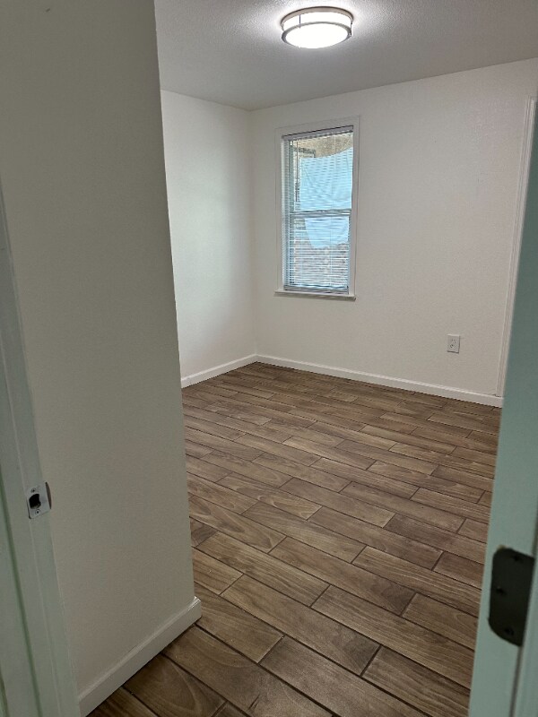 Building Photo - 1025 Michigan Dr W