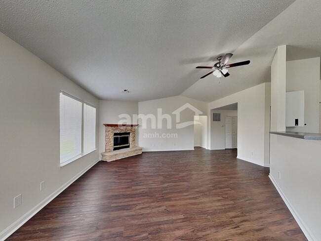 Building Photo - 5624 Grassy Bank Dr