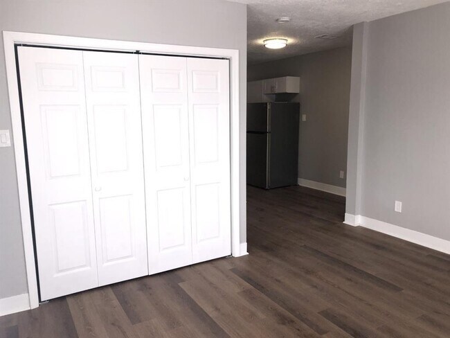 Building Photo - 220 Milby St