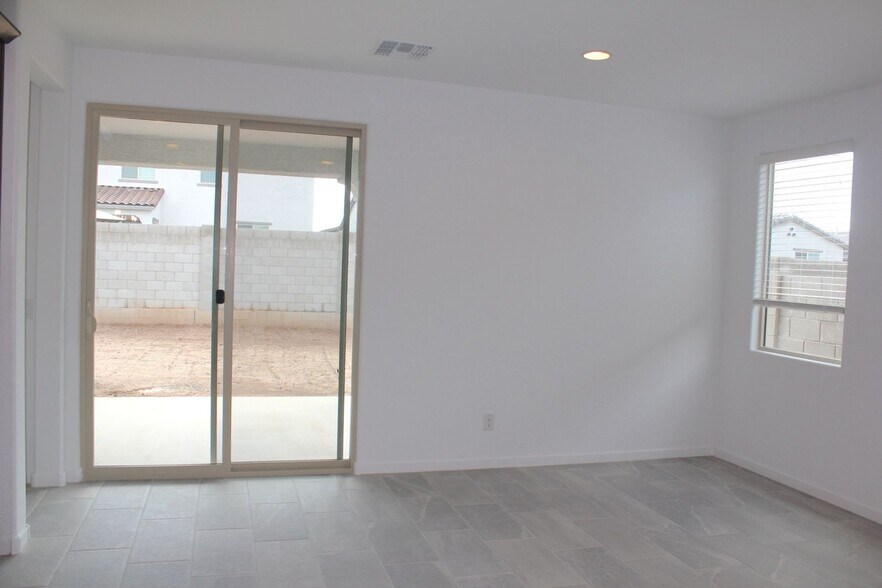 Building Photo - 12549 W Luxton Ln