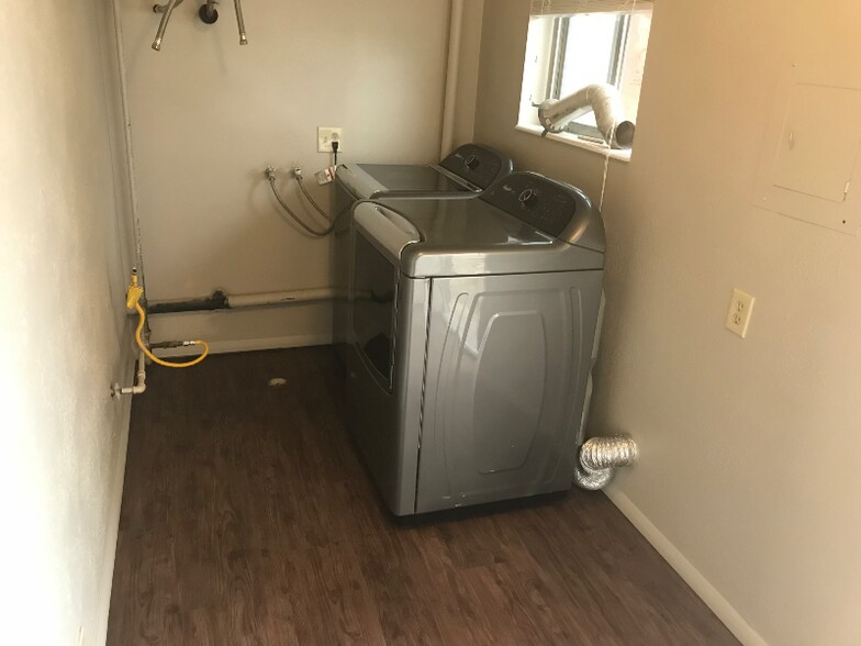 Building Photo - 294 N 300 W