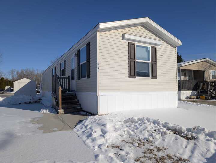 Building Photo - 16151 Notre Dame St