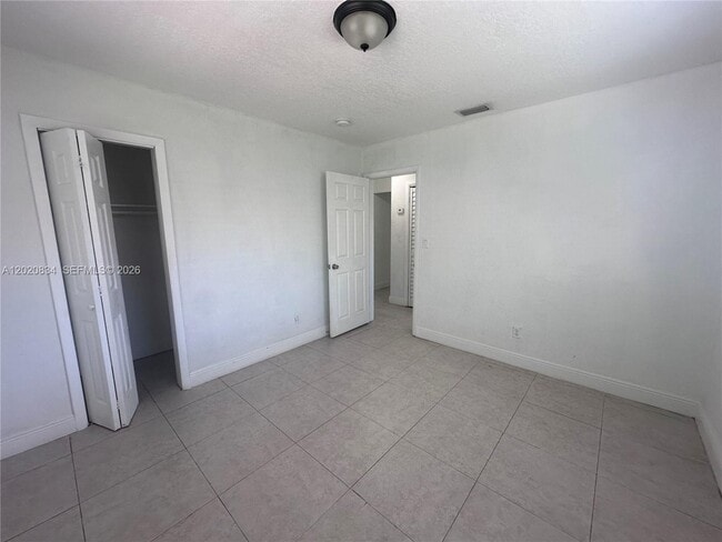 Building Photo - 2806 SW 35th Ave