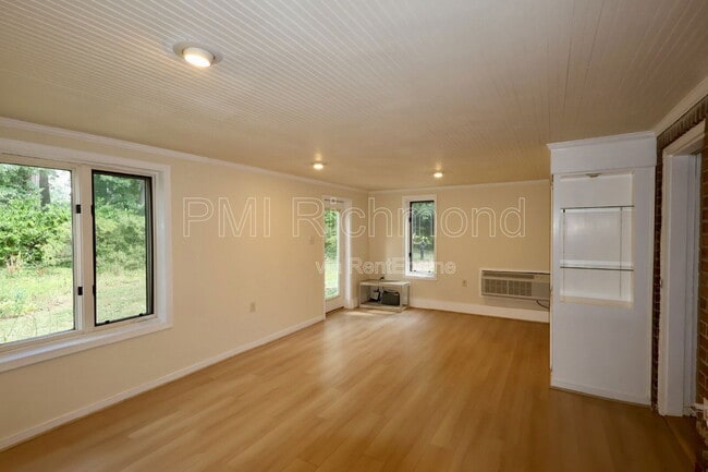 Building Photo - 8402 Kalb Rd