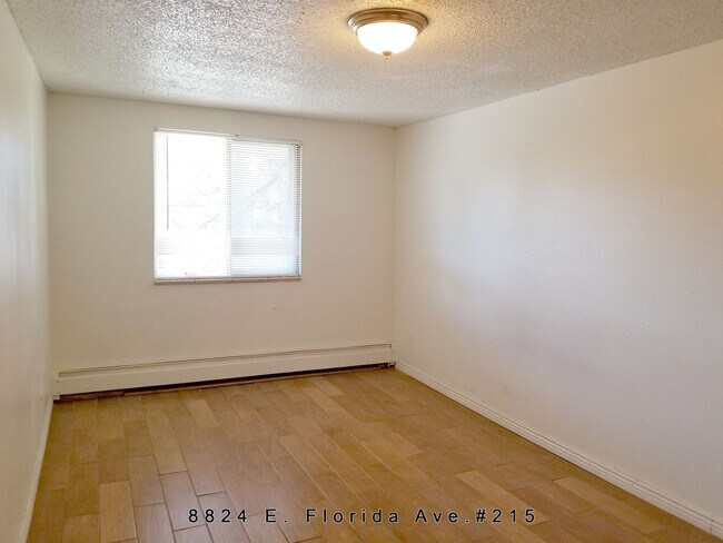 Building Photo - Great location off Leetsdale/Parker and Florida with lots of amenities such as AC, pool, hot tub,...