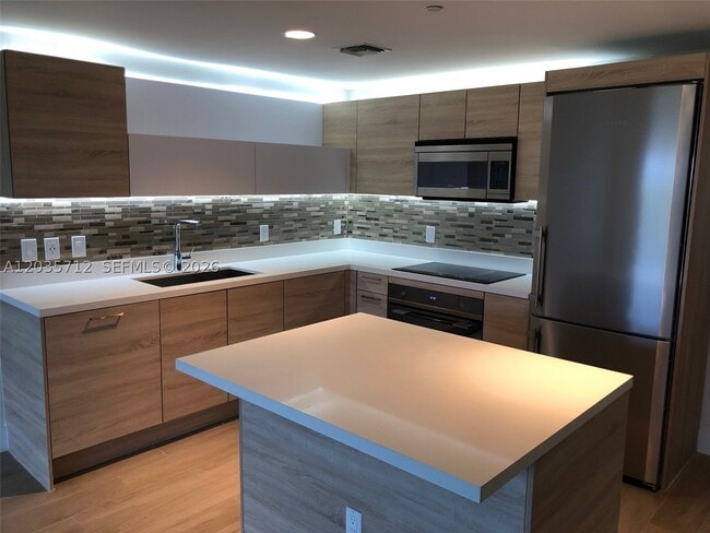 Building Photo - 16385 Biscayne Blvd