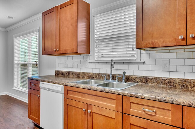 Building Photo - 6909 2nd Ave S