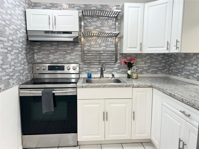 Building Photo - 6150 NW 62nd St