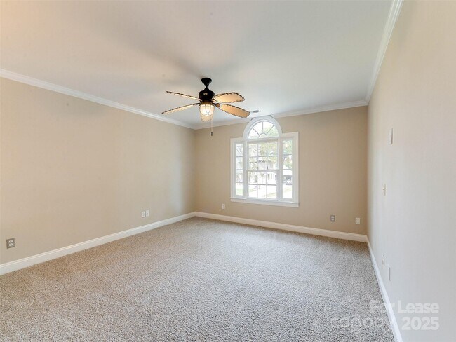 Building Photo - 620 Marsh Rd