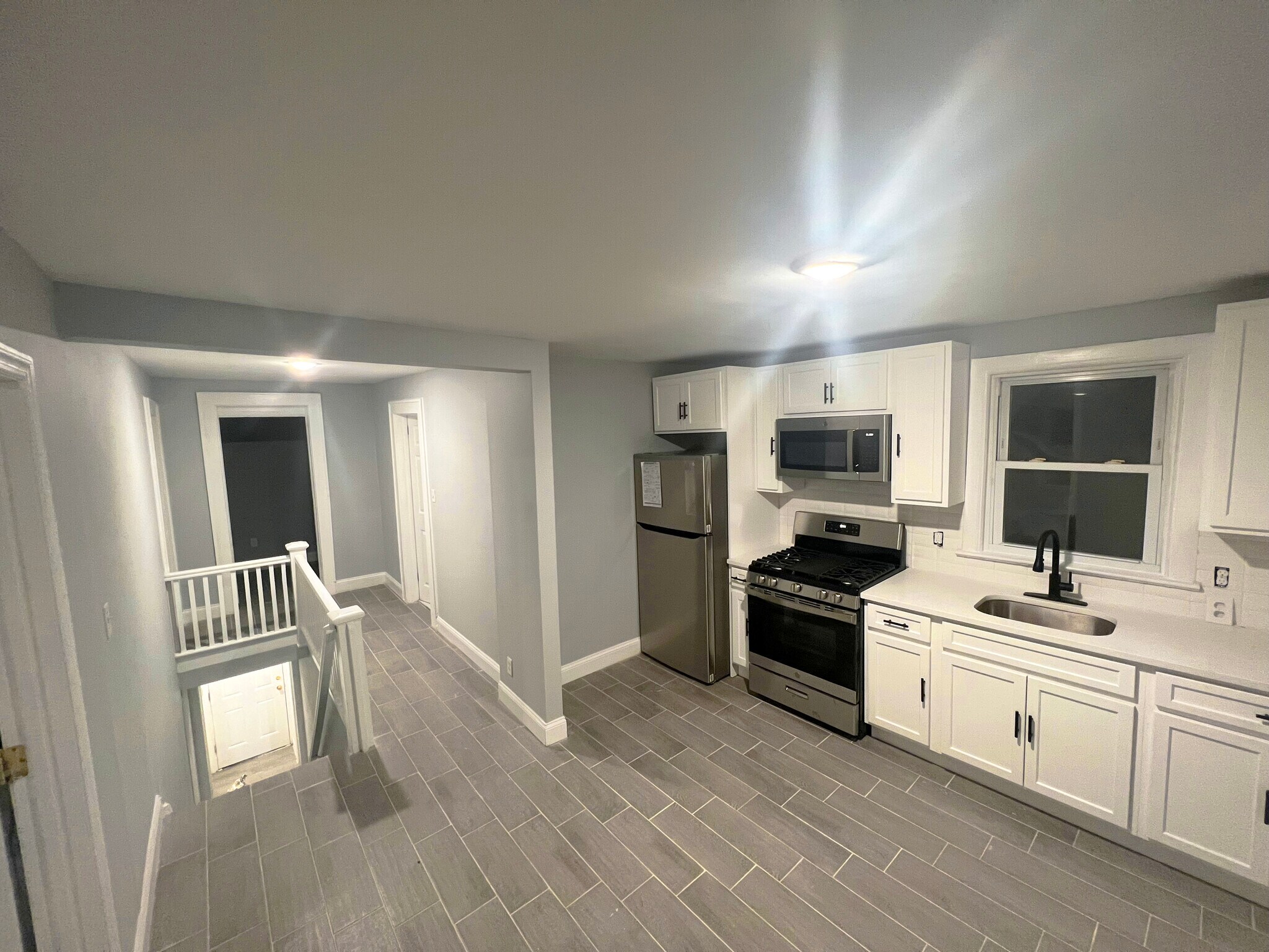 Kitchen - 19 Parkview Ter