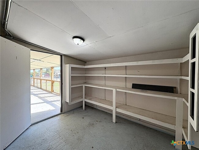 Building Photo - 613 Co Rd 4876