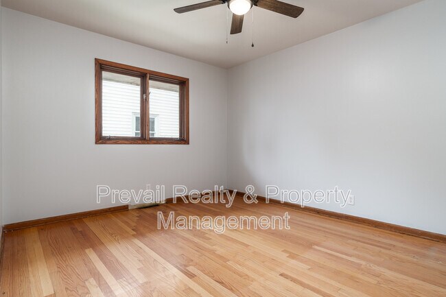 Building Photo - 5418 Tam O Shanter Dr