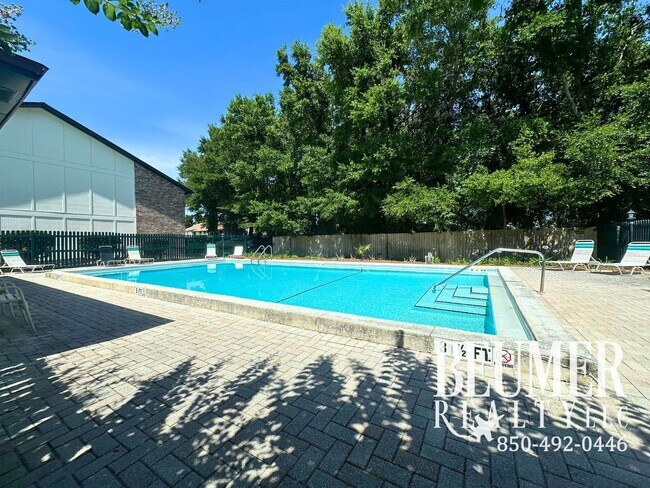 Building Photo - **$200 OFF FIRST MONTHS RENT**