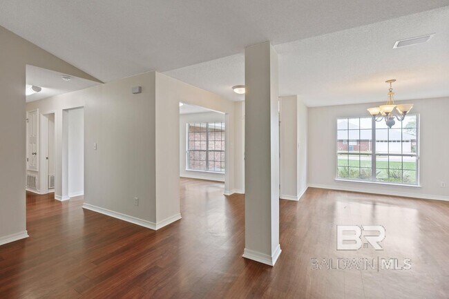 Building Photo - 157 Pemberton Loop