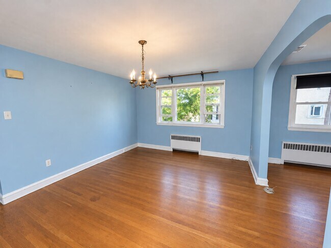Building Photo - 6797 Lawnton St