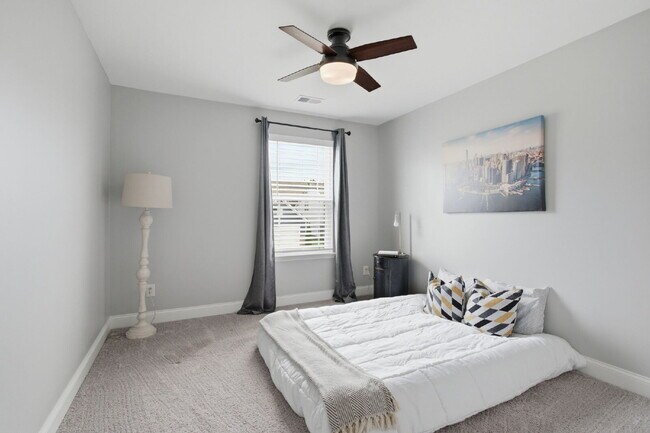 Building Photo - Spacious 3-Bedroom home with main-level office and second level flex/bonus room with resort-style...