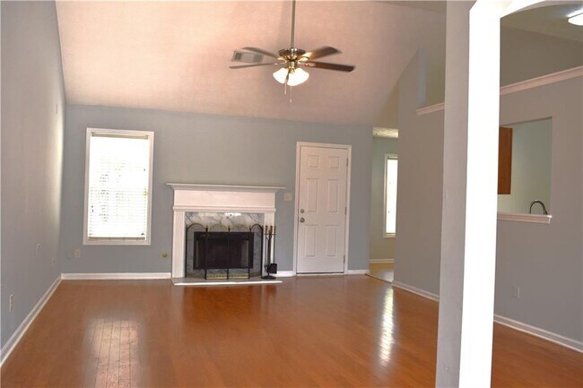 Building Photo - 910 Grace Dr