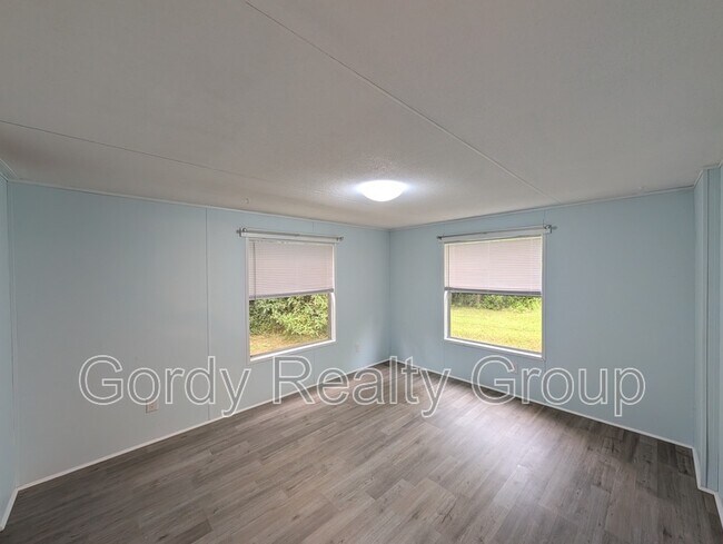 Building Photo - 3166 Redbud Ln