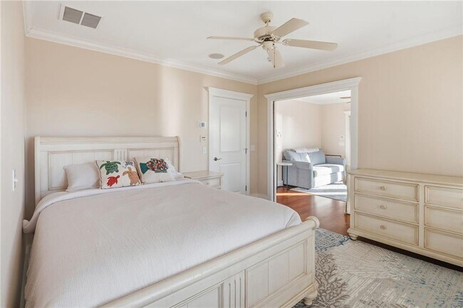 Building Photo - 246 Sand Hill Cove Rd