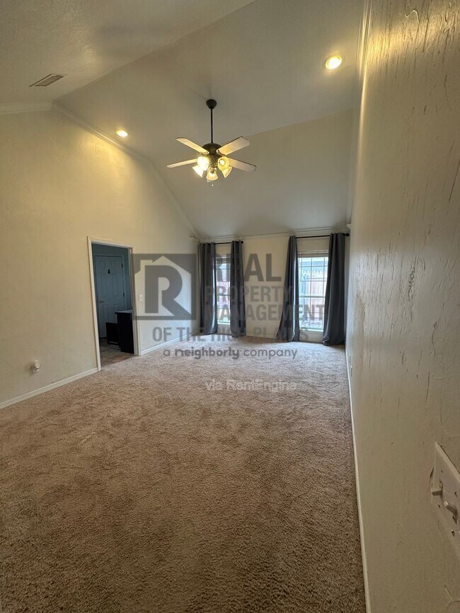 Building Photo - 2513 Stardust Ln