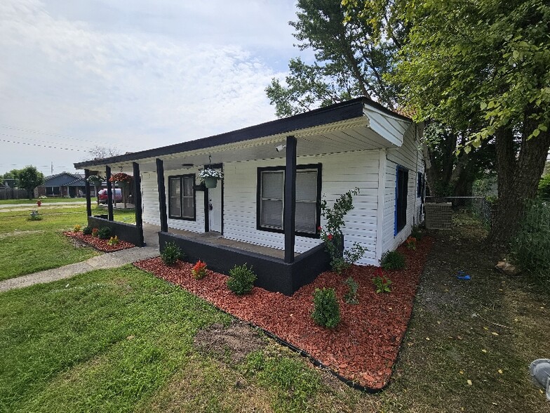 Primary Photo - 518 E Jefferson Ave