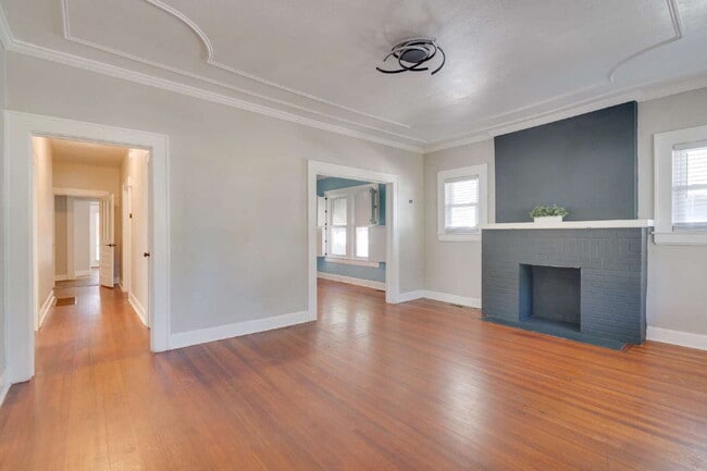 Building Photo - Three-Bed Home w/ Fenced in BackYard in the Heart of Durham