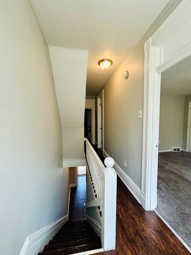Building Photo - 2 Bedroom w/large attic space l Housing Vo...
