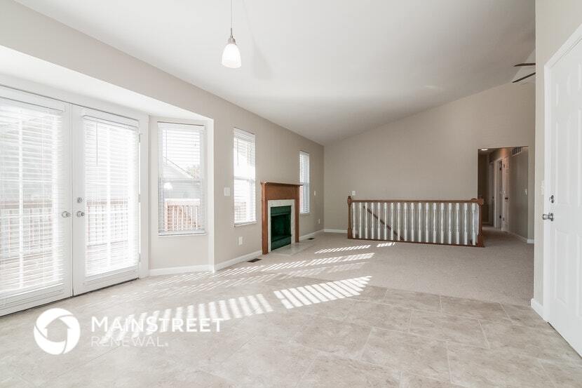 Building Photo - 3064 Laurel Village Cir