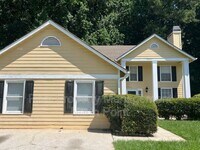 Building Photo - 3004 Kenville Ln