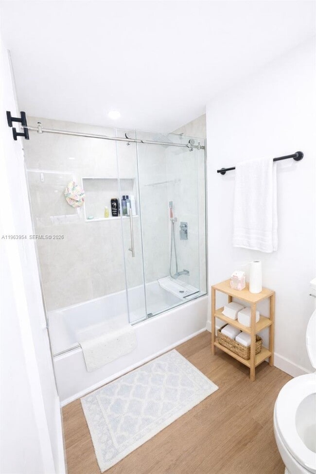 Building Photo - 1541 Brickell Ave