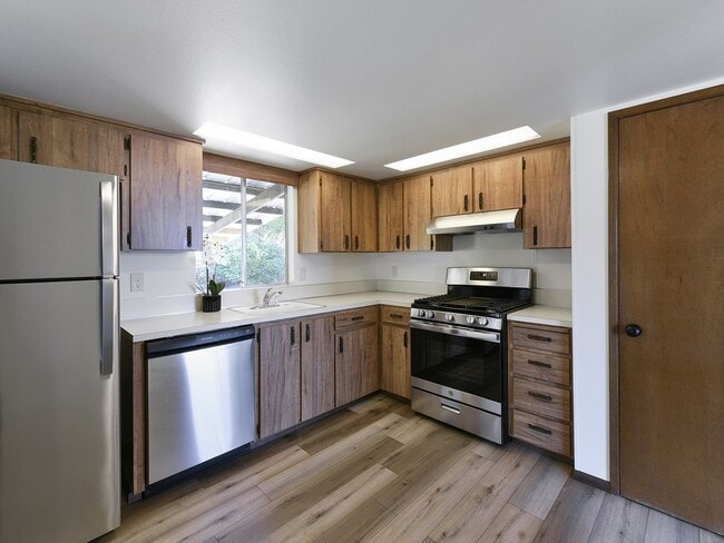Building Photo - 428 S 26th St