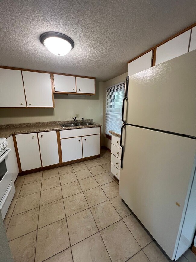 Building Photo - 216