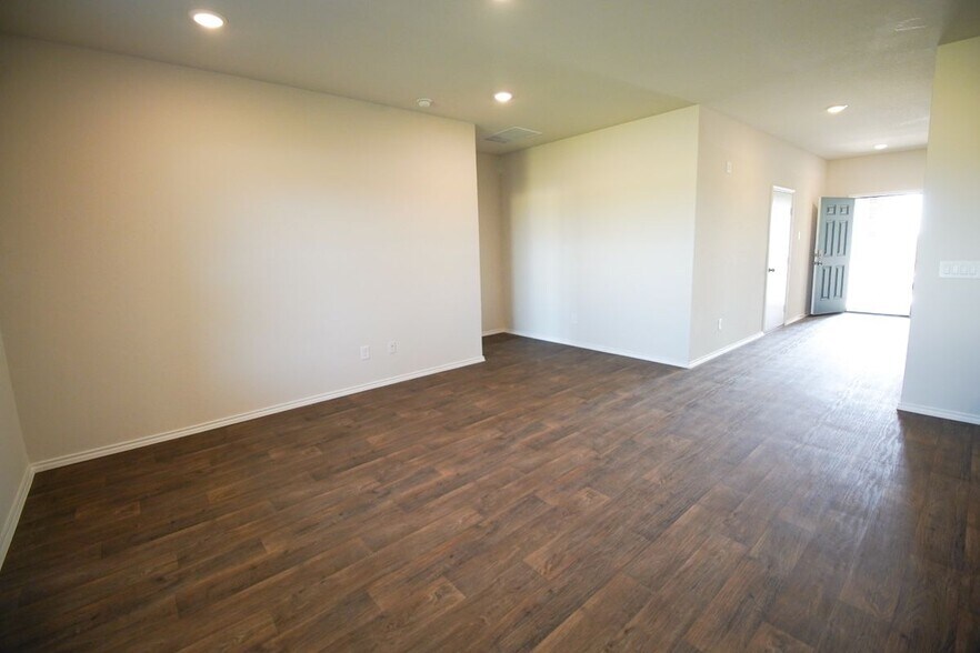 Building Photo - 472 Desert Willow