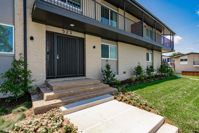 Building Photo - Parkside Green at Bishop Ridge
