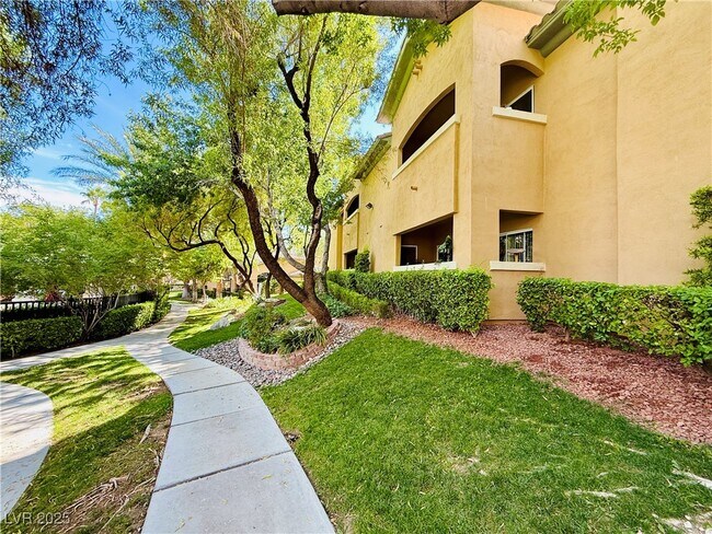 Building Photo - 8716 Red Brook Dr