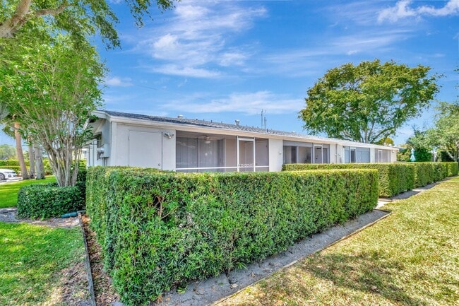 Building Photo - 2305 Lowson Blvd