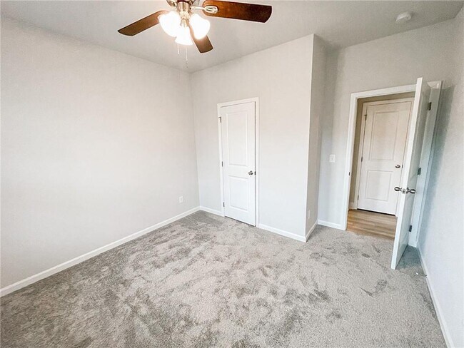 Building Photo - 4624 Silver Oak Dr SW