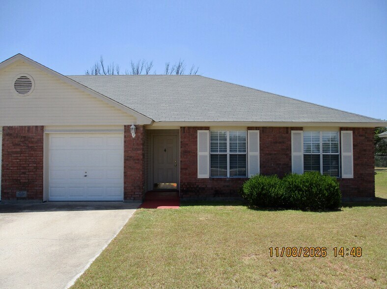 Building Photo - 179 Armadillo Ln
