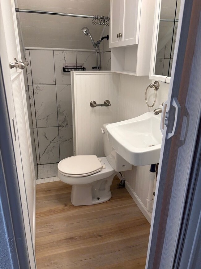 Building Photo - Newly Remodeled One Bedroom Apartment in Newberg