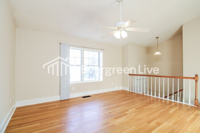 Building Photo - 425 Forest Grove Cir