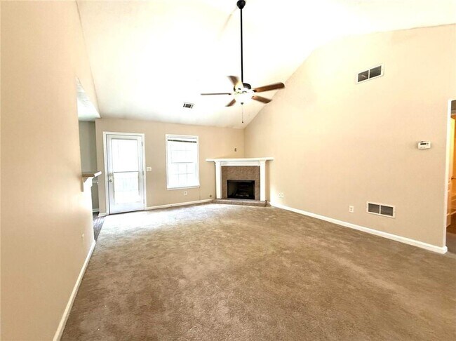 Building Photo - 3683 White Pine Rd