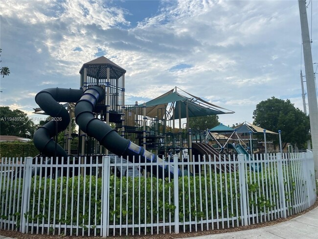 Building Photo - 1177 SW 13th St