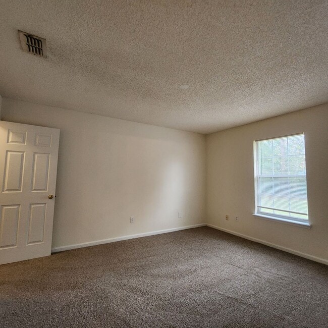 Building Photo - 3/2 Single Family