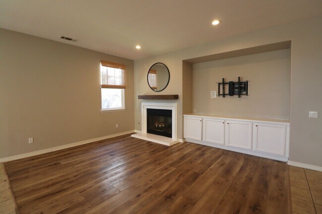 Building Photo - 5279 Sycamore Creek Ct