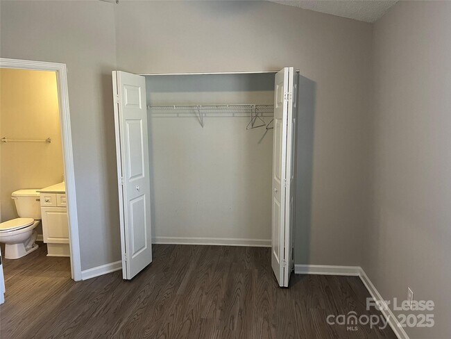 Building Photo - 6075 Cougar Ln